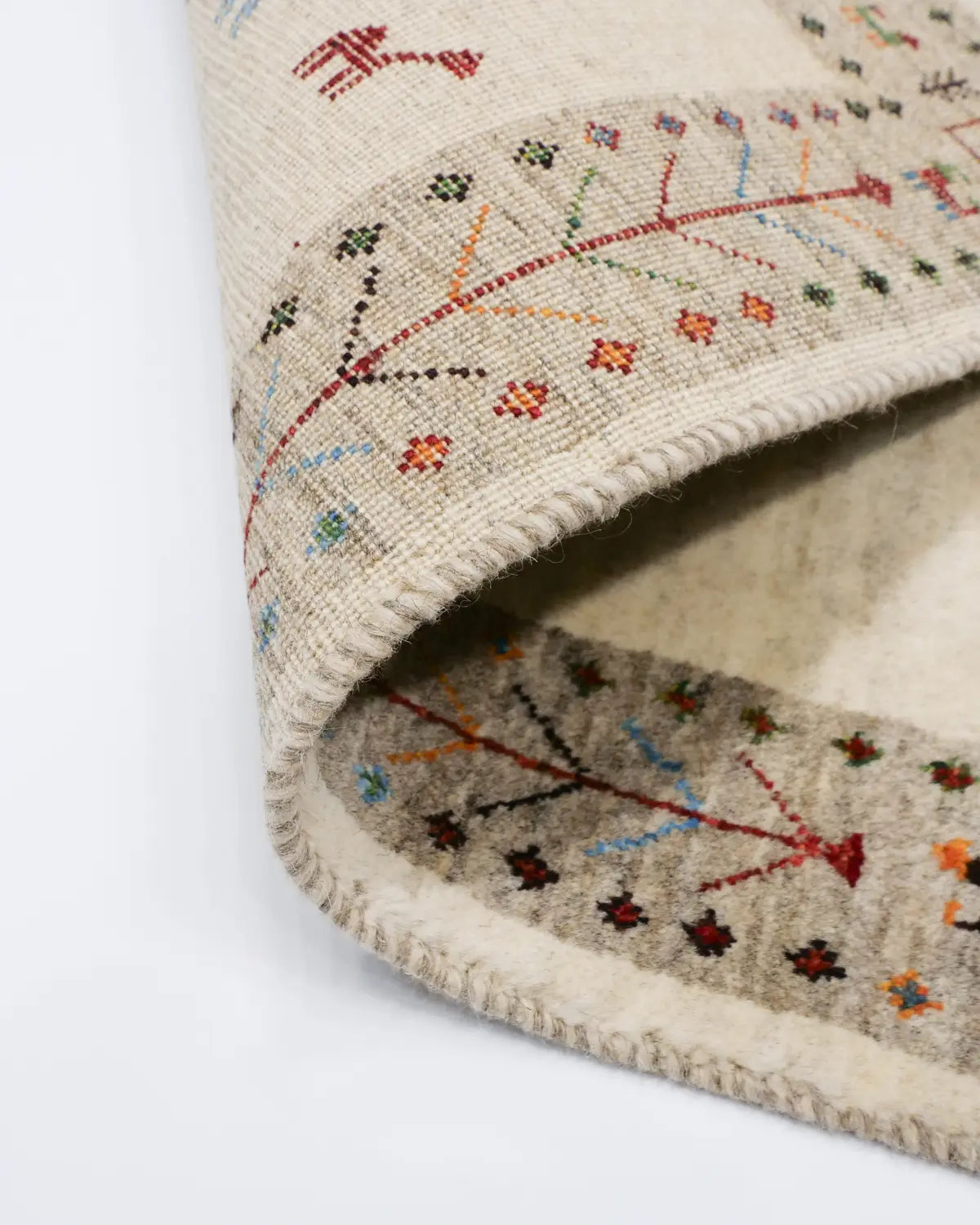 優しい色合いで上品な雰囲気のギャッベ