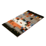 オレンジやブルーの色彩が美しいアートデザイン