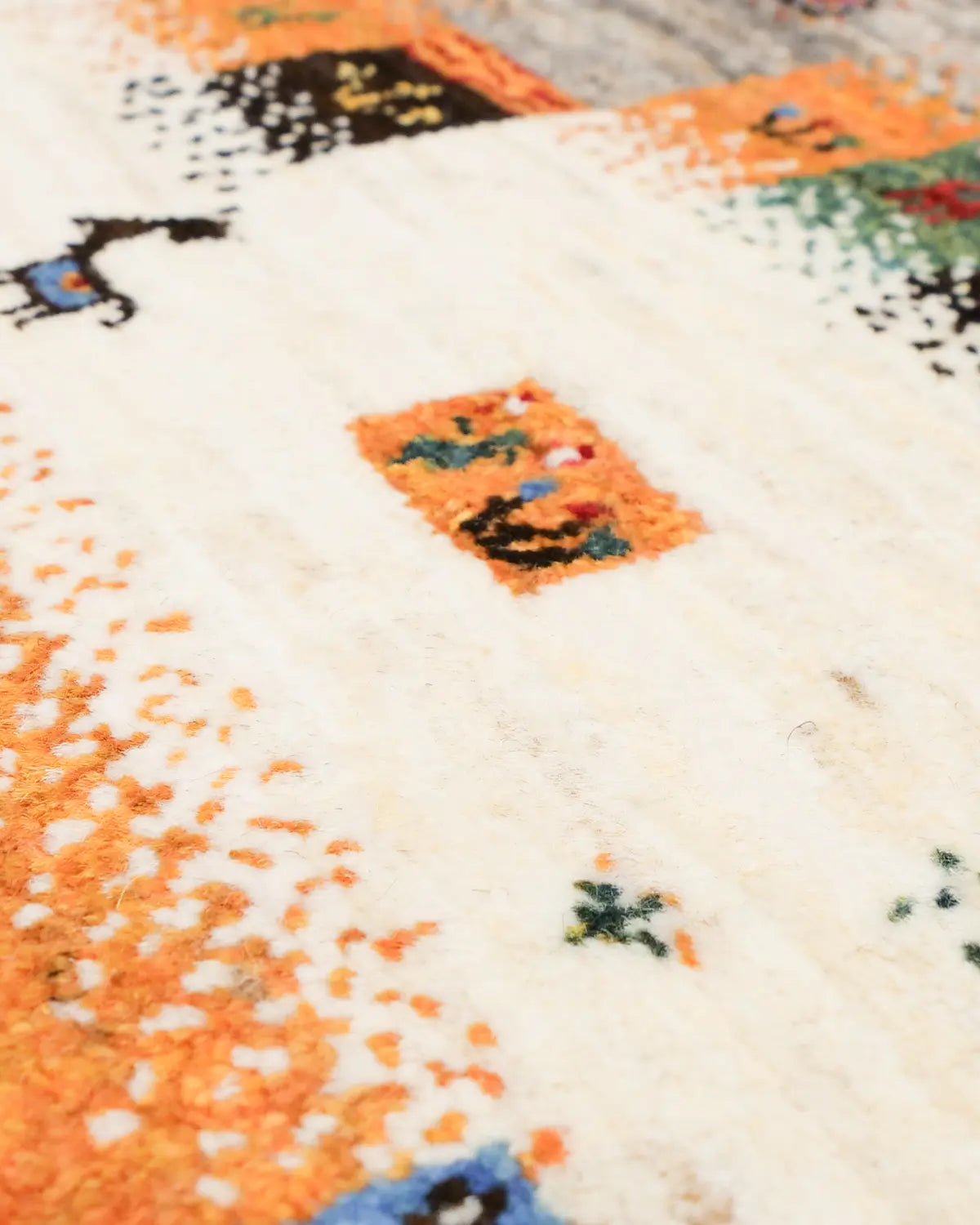 遊び心あふれるモダンなギャッベデザイン