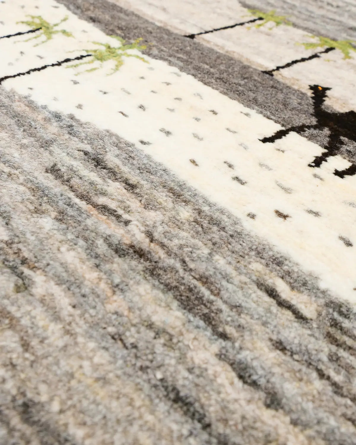 オアシスを思わせる椰子の木とラクダ柄