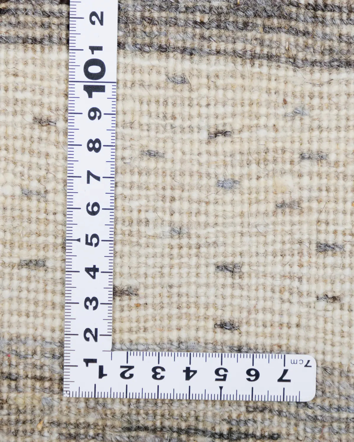 旅をイメージさせる遊牧スタイルのギャッベマットの織りの密度