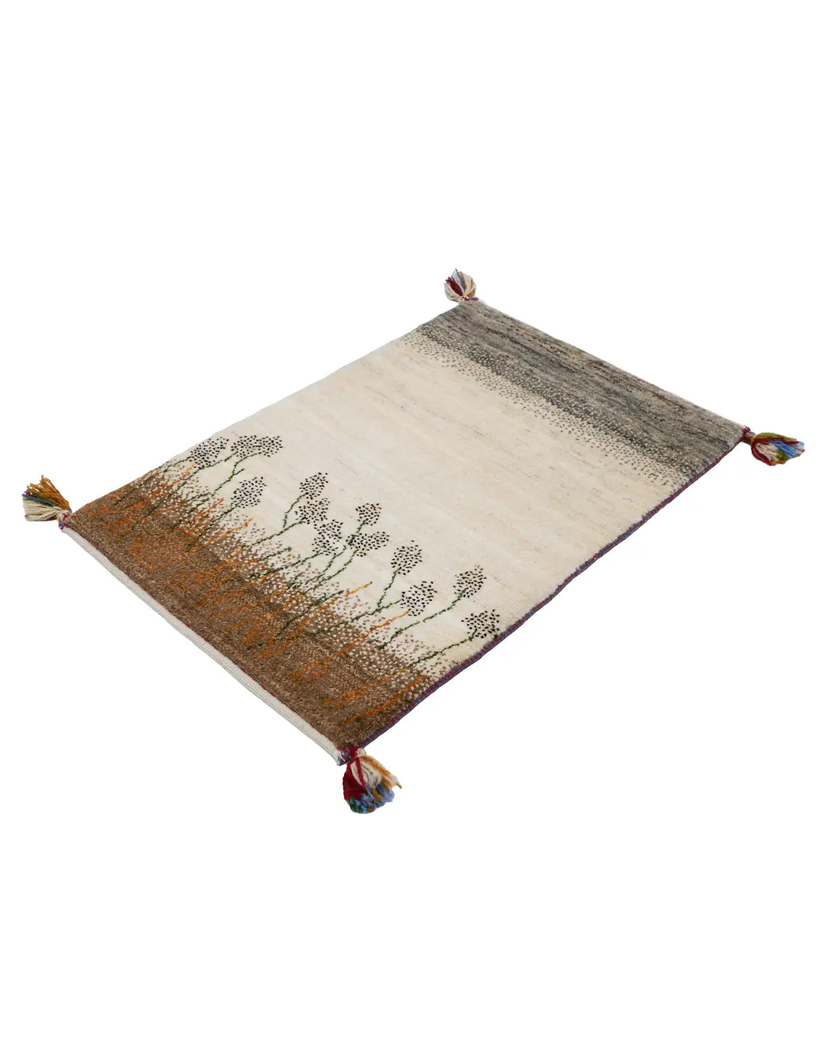 柔らかな空色のグラデーションと草花の穂が美しい手織りギャッベ