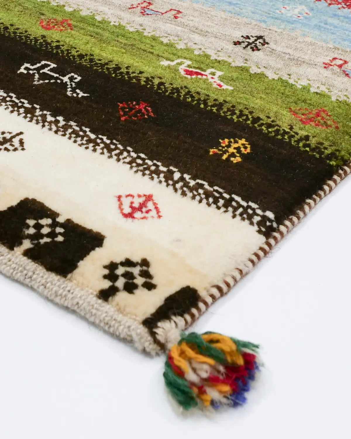 アートのような色使いが魅力のペルシャギャッベ。