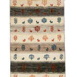 ベージュとグレーの横縞に木と動物を描いたギャッベ玄関マット。