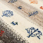 自然素材で優しい色合い、北欧インテリアにも合うギャッベ。