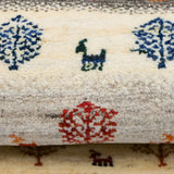 動物と木の柄が可愛い小さめサイズのギャッベマット。