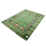 ペルシャギャッベ ファイン シーラーズ産 ウール 緑 リビング 斜めから見た全体 2