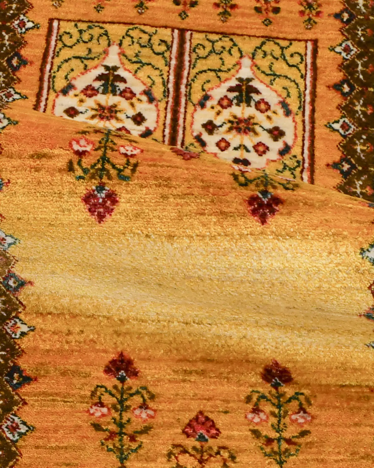 シーラーズ産ウールギャッベ 花が咲く生命の木文様