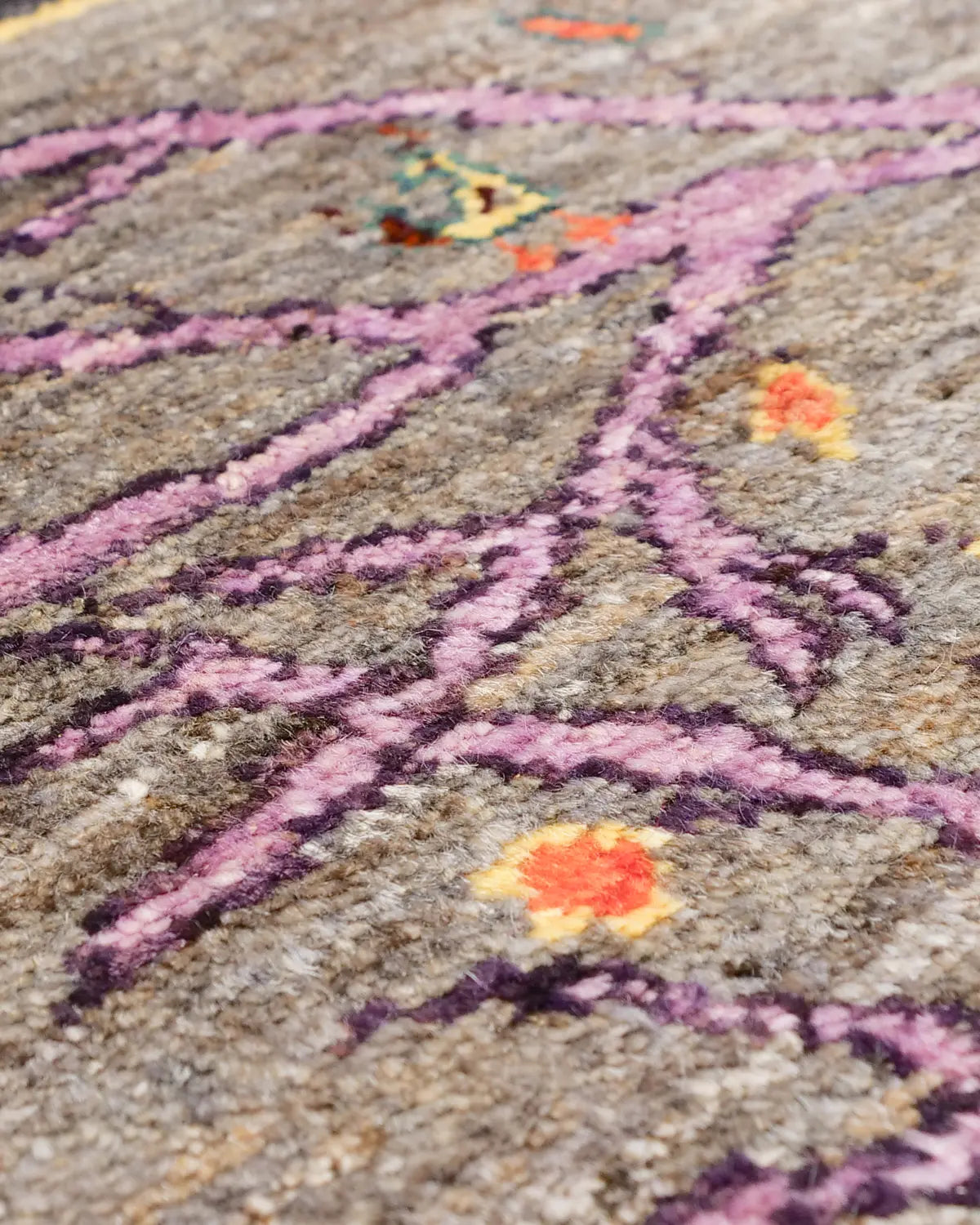 ペルシャギャッベ 手織り ウール 静けさを感じるラグ