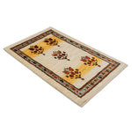 柘榴の花文様を織り込んだ手織り絨毯