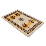 柘榴の花文様を織り込んだ手織り絨毯