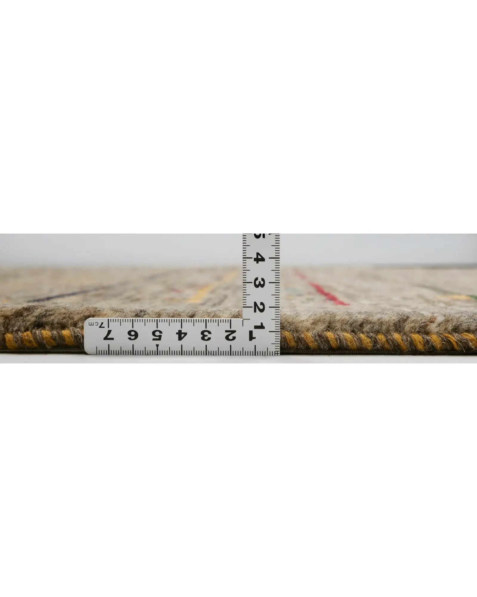 ペルシャギャッベ ファイン シーラーズ産 ウール 茶 玄関マット 毛足の厚みを定規で計測