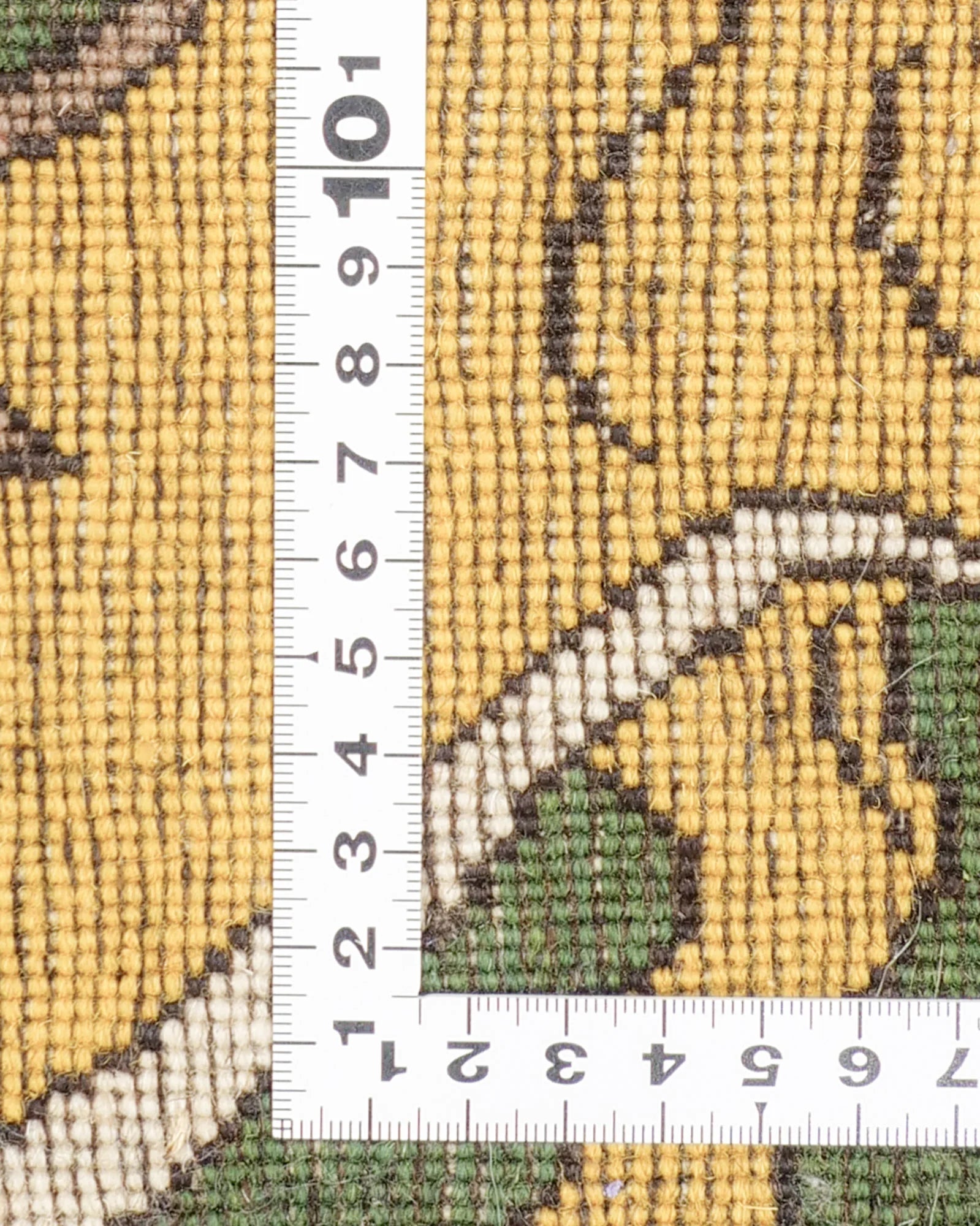 シーラーズ産の手織りライオンギャッベ（50×50cm）。勇気と守護を象徴するライオン文様を織り込んだ上質ウール製のペルシャ絨毯。