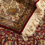 赤とクリーム色のカシミールシルク絨毯