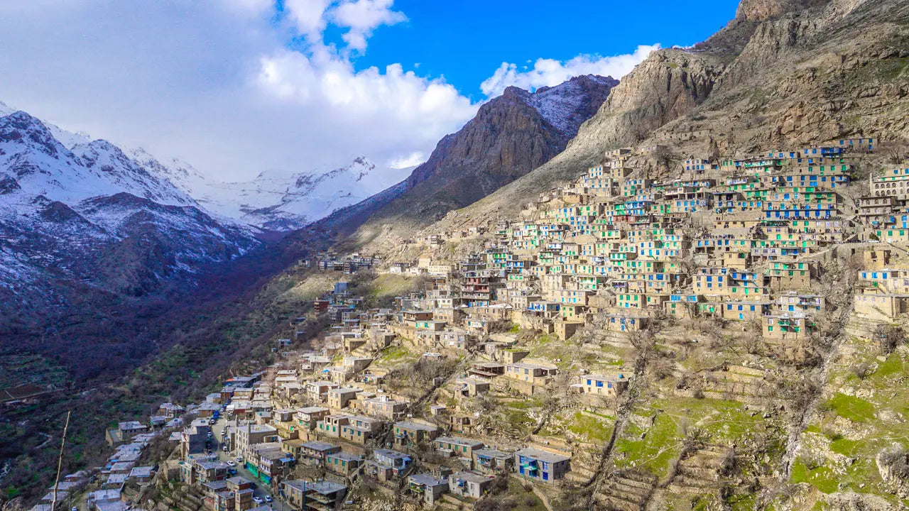 イランのクルディスタン州の村