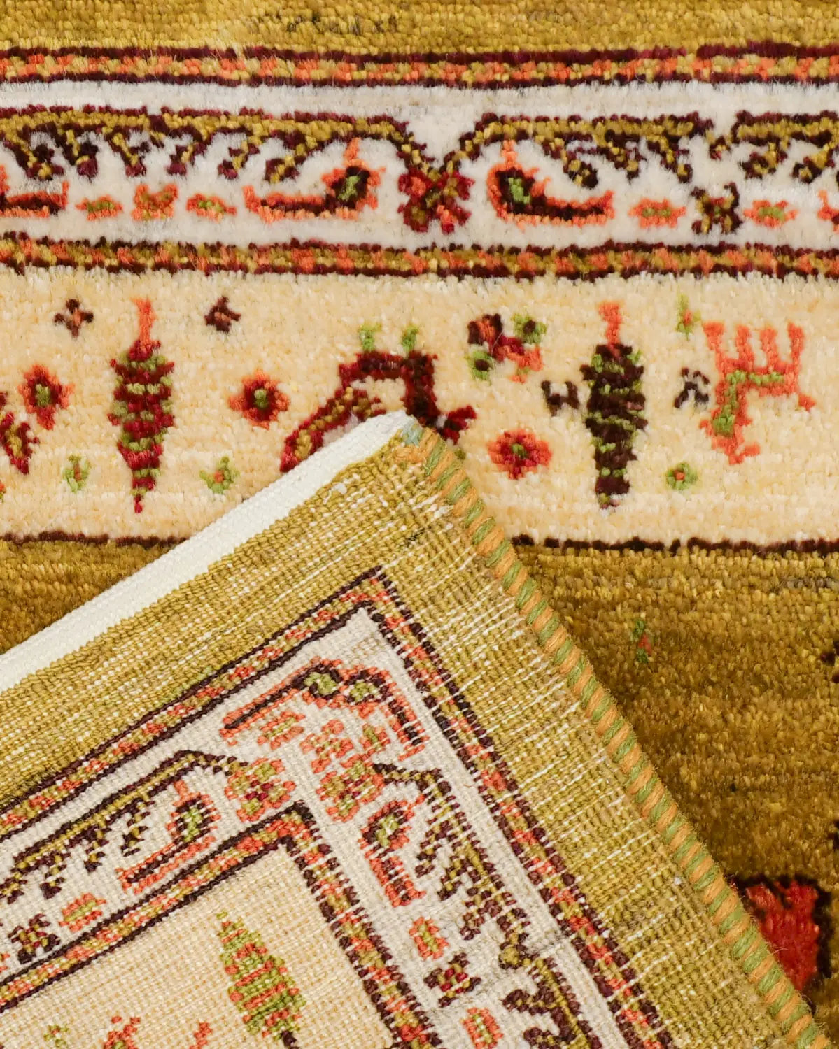 小さめサイズのペルシャライオンラグ