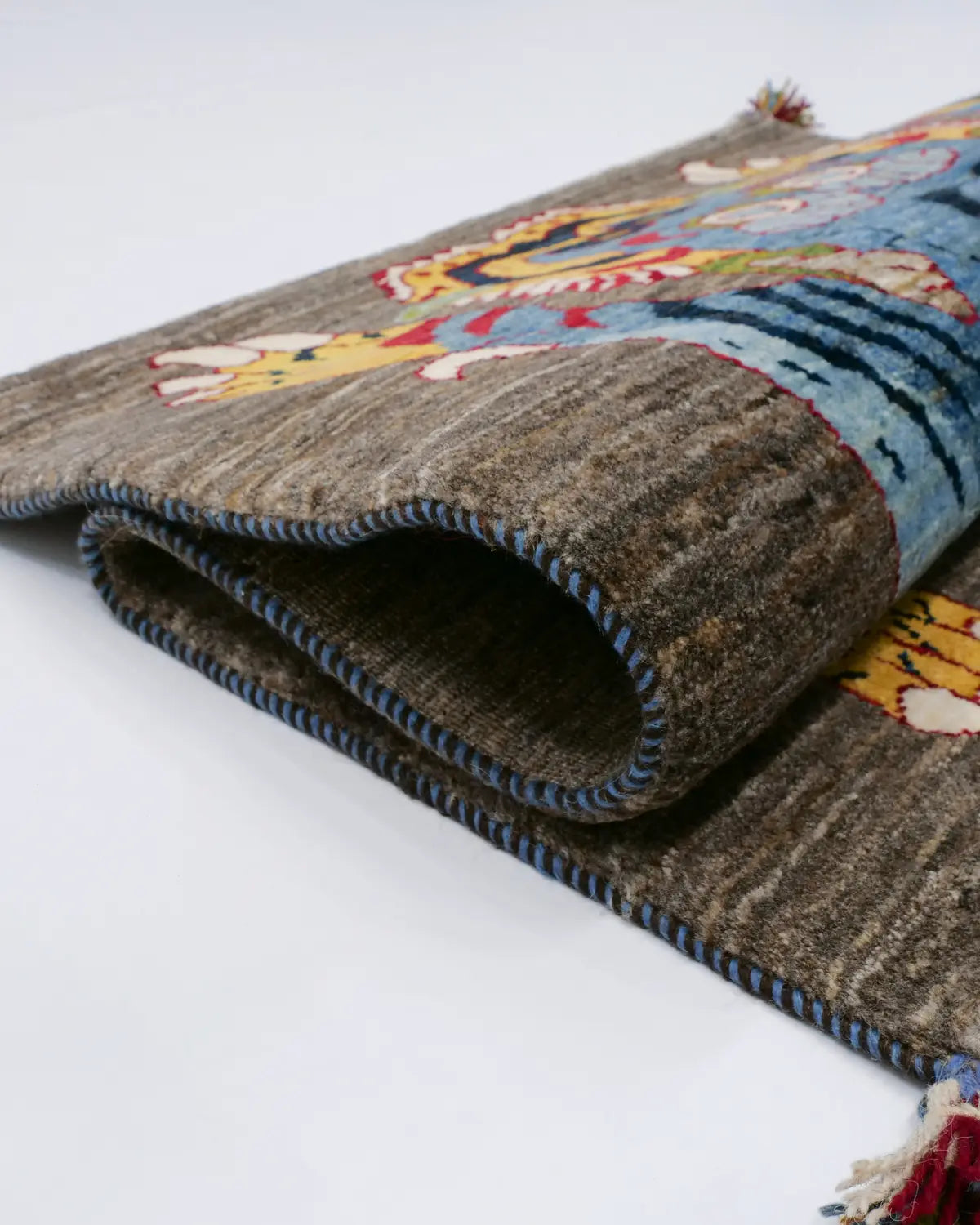 手仕事の温かさを感じるシーラーズ産ギャッベ質感