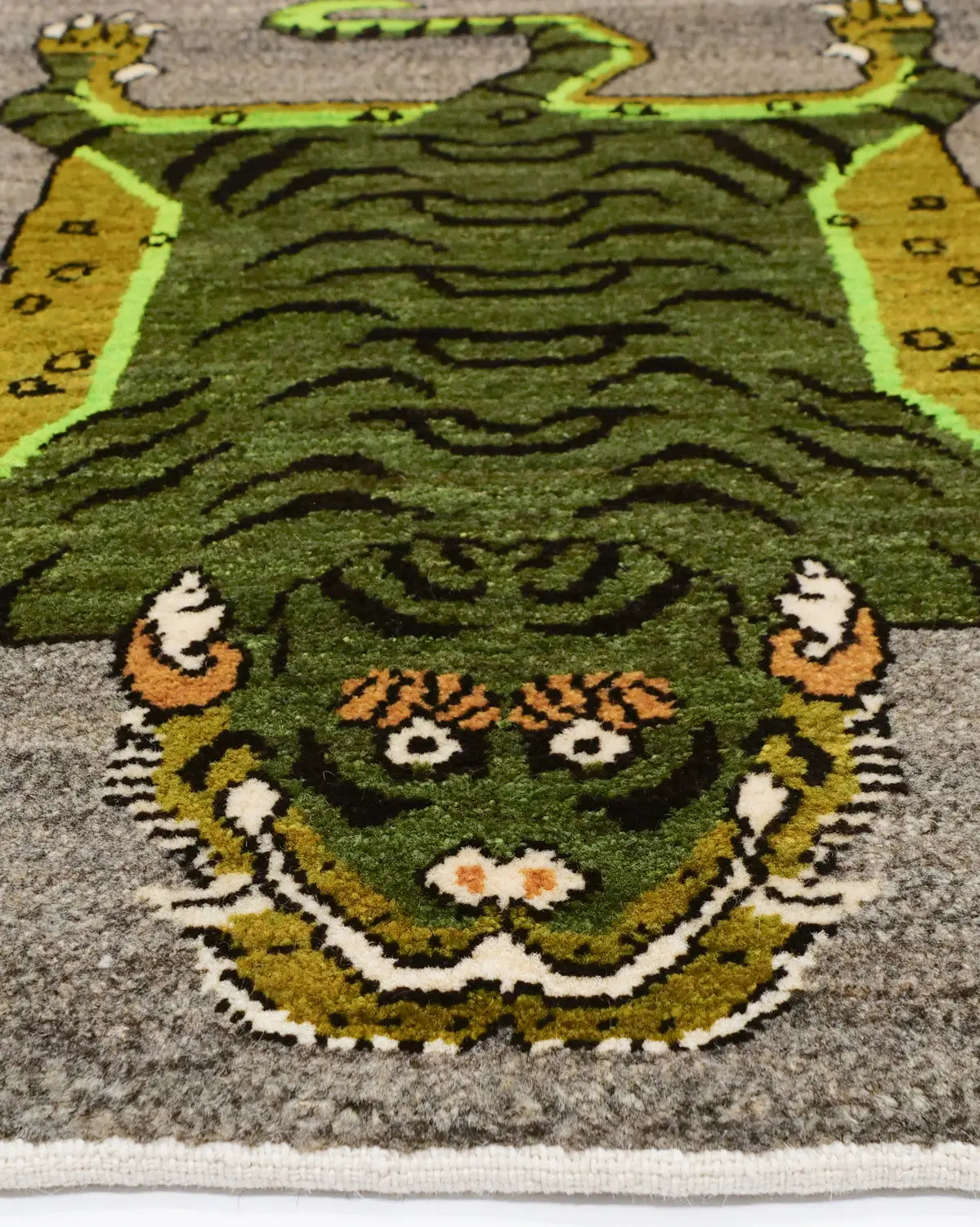 手織りペルシャラグ シーラーズ産 ライオンギャッベ