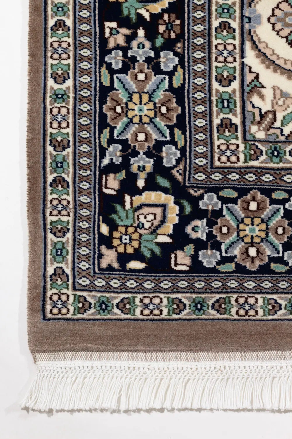 パキスタン絨毯 ファインクオリティ 約143cm x 190cm|SATHI RUGS パキスタン絨毯 ファインクオリティ 約143cm x 190cm|SATHI RUGS