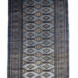 パキスタン絨毯　シルクタッチ　約93cm x 154cm
