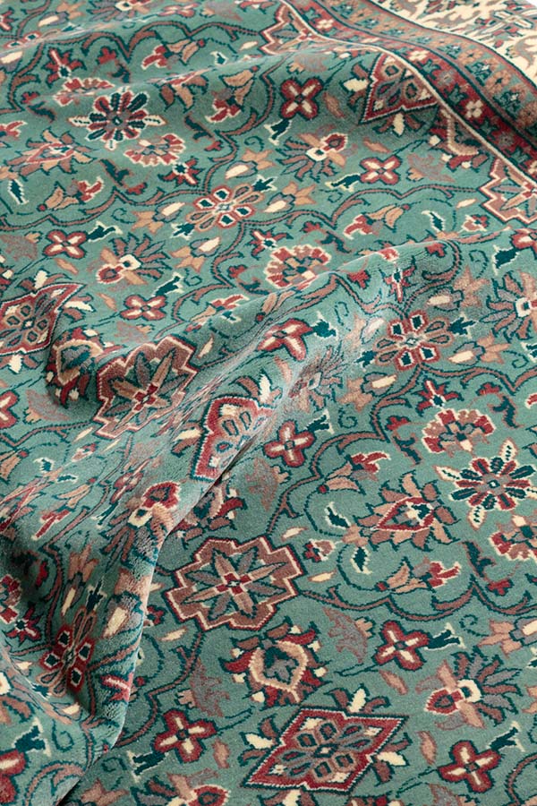 緑 グリーンのパキスタン絨毯