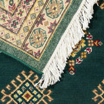 緑のパキスタン絨毯　ペルシャデザイン