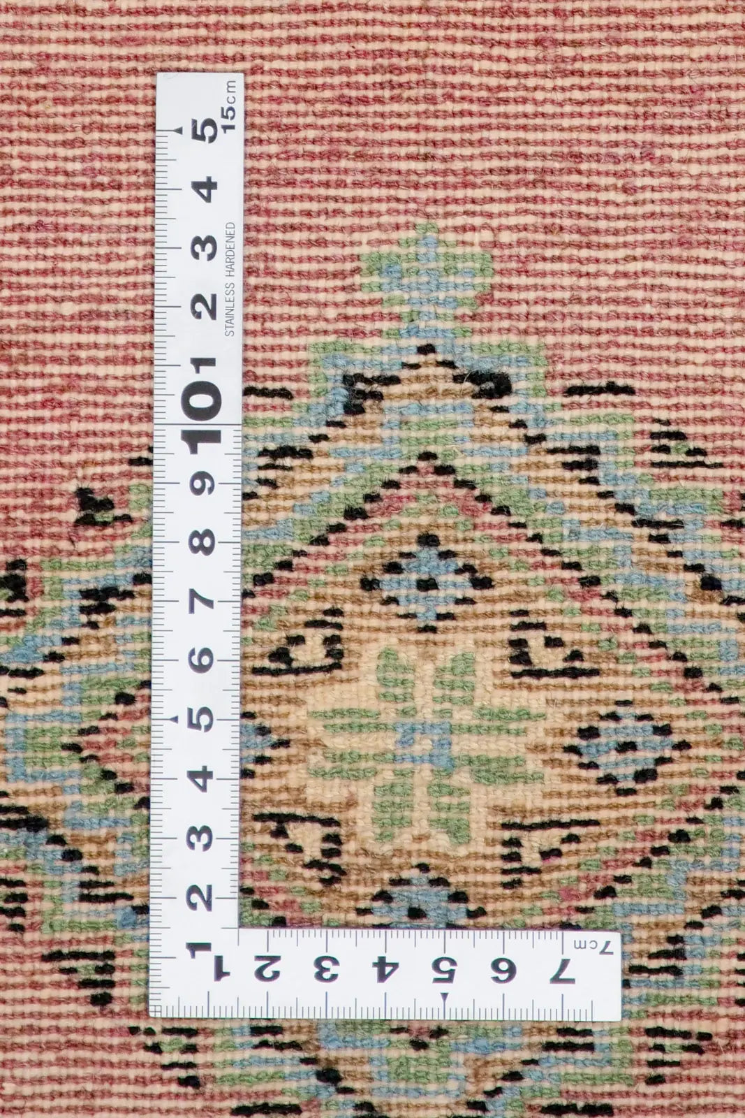パキスタン絨毯 47×75cm ピンク 玄関マット 手織り｜SATHI RUGS