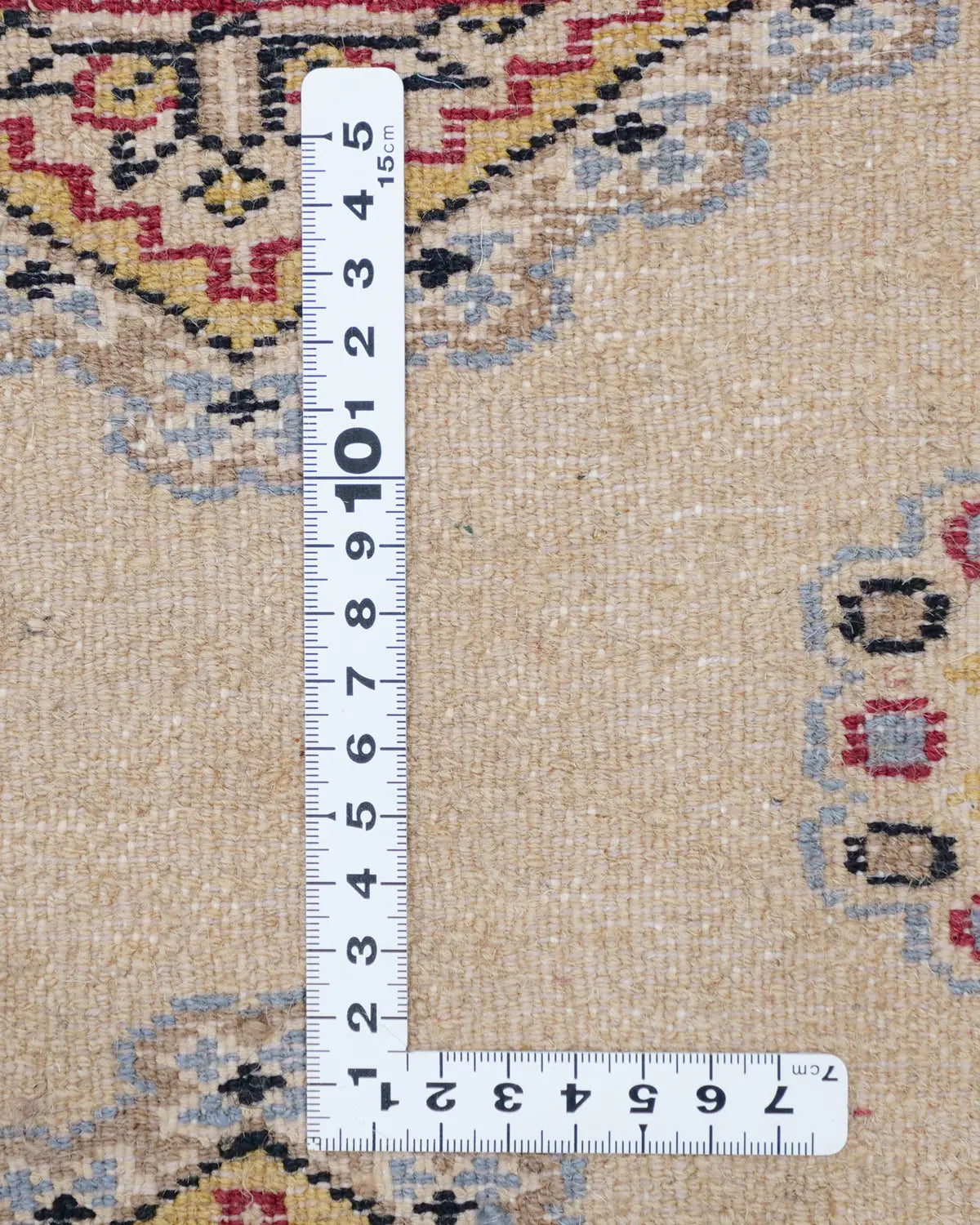 ナチュラルカラーのパキスタン絨毯 ウール 手織り