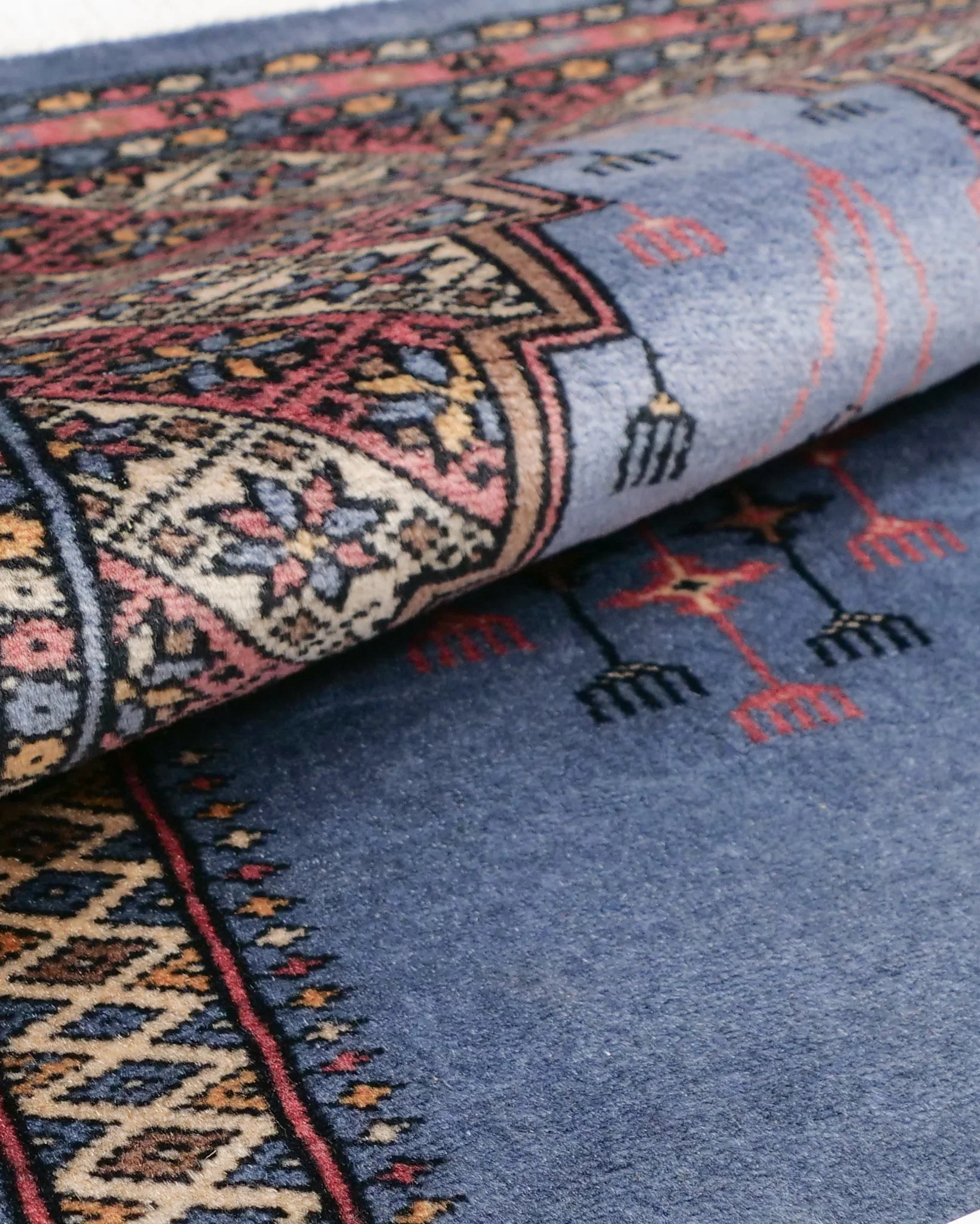 パキスタン絨毯 シルクタッチ 約63cm x 94cm|SATHI RUGS パキスタン絨毯 シルクタッチ 約63cm x 94cm|SATHI RUGS