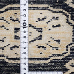 パキスタン絨毯の織り密度がわかる写真