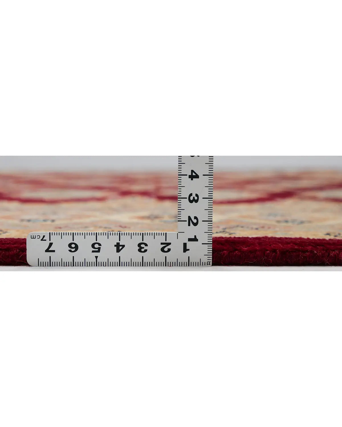 ラホール産パキスタン絨毯 ウール素材 赤系クラシックラグの厚み