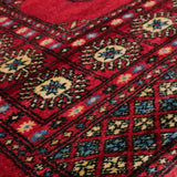 手織りで丁寧に仕上げられたパキスタン絨毯 ラホール産