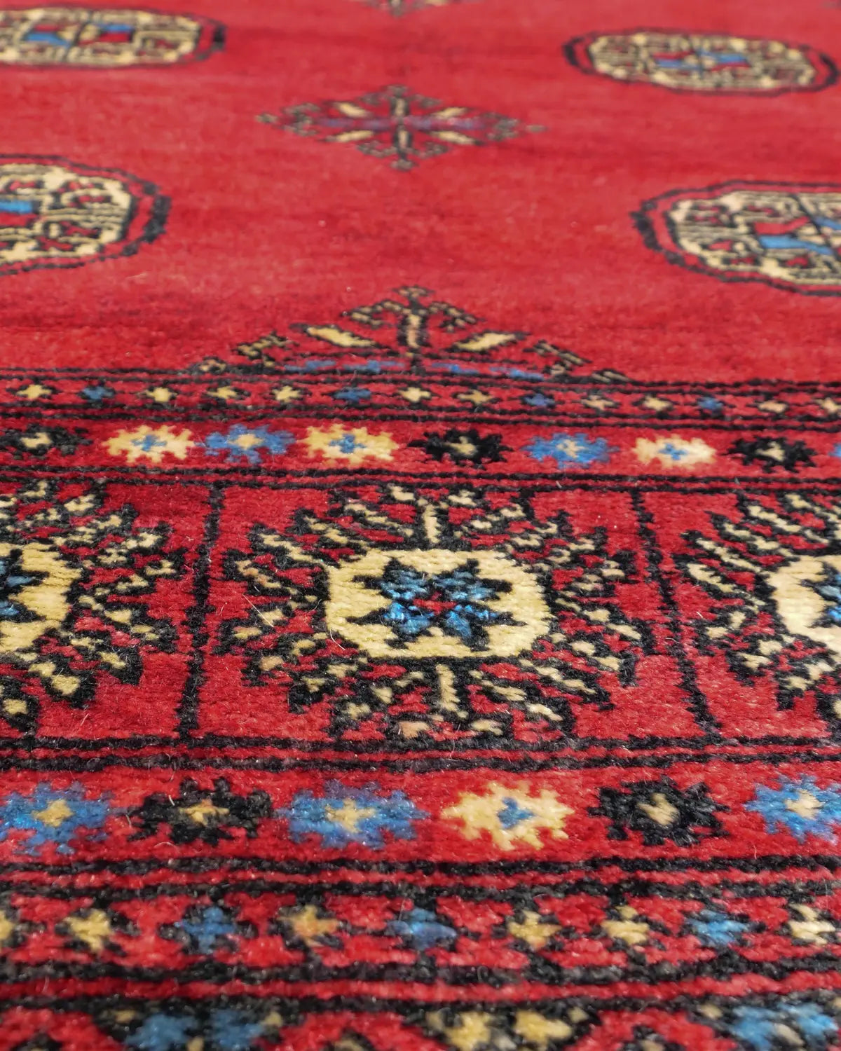 高密度ウールのラホール産パキスタン手織りラグ