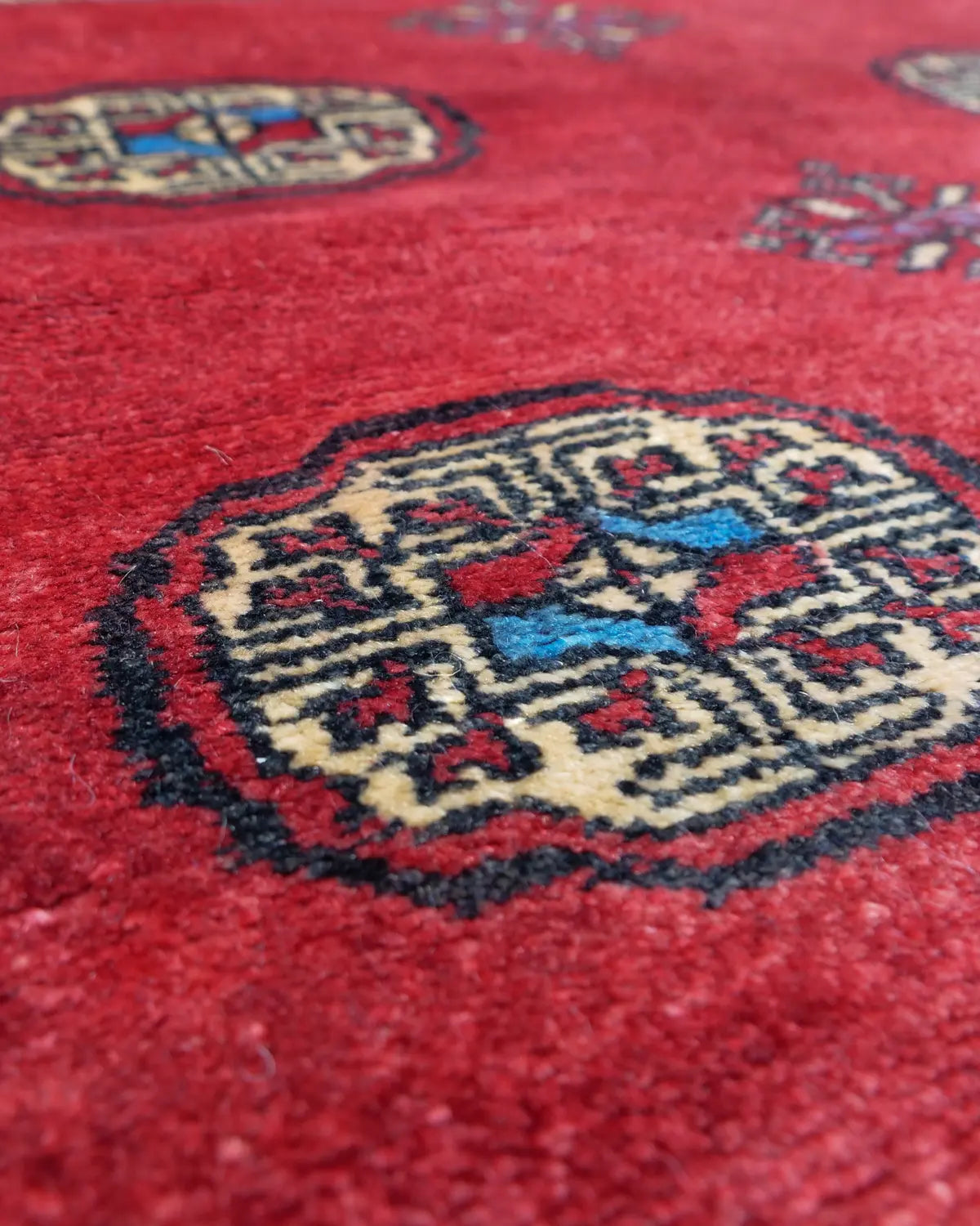 パキスタン絨毯 146×215cm 赤 リビング 手織り｜SATHI RUGS
