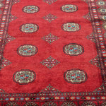 見る角度で色合いが変わるラホール産パキスタン絨毯