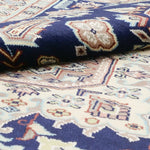 上質な艶と柔らかな質感をもつ手織りパキスタンラグ