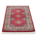 ワインレッド基調のパキスタン絨毯。ストライプとひし形のジャルダール柄が並ぶモダンな手織りデザイン。