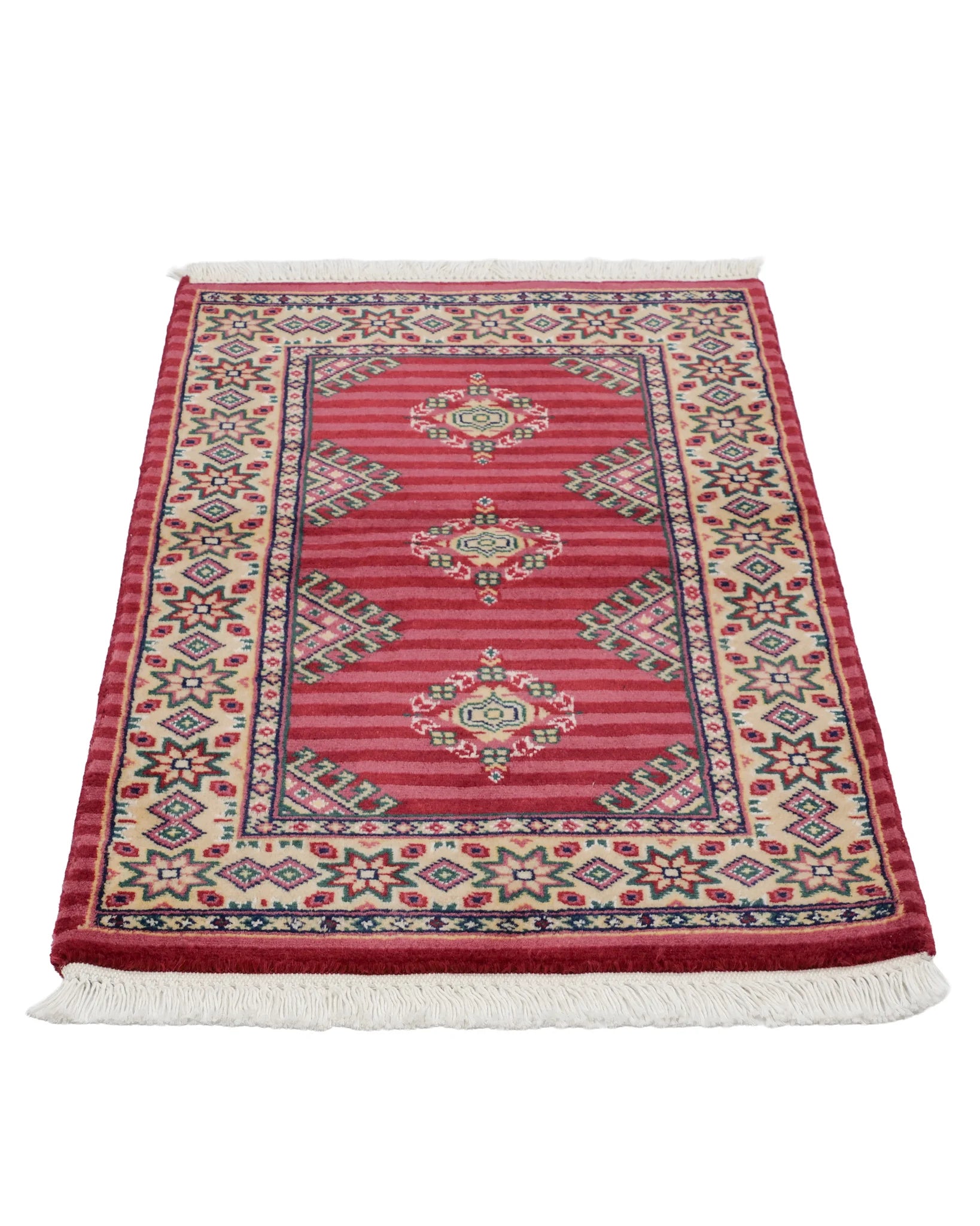 ワインレッド基調のパキスタン絨毯。ストライプとひし形のジャルダール柄が並ぶモダンな手織りデザイン。