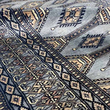 パキスタン絨毯　シルクタッチ　約93cm x 154cm
