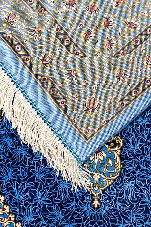 ブルー基調のペルシャ絨毯の詳細