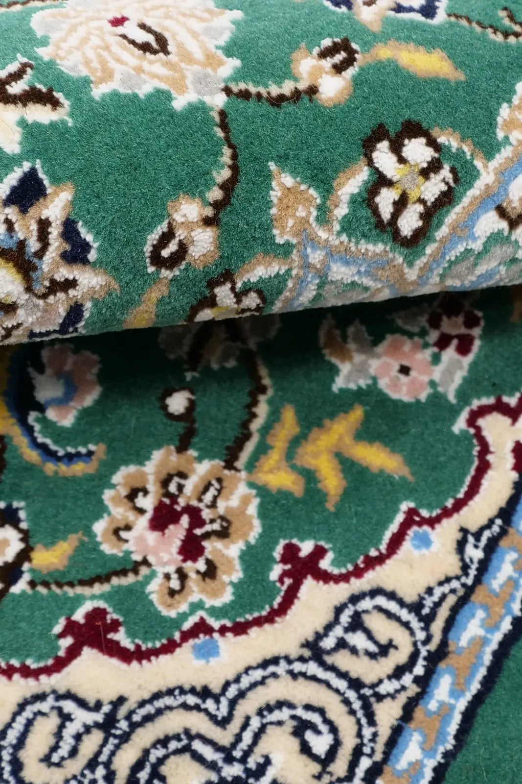 ペルシャ絨毯緑色のナイン産玄関マット グリーン色の高級ペルシャ絨毯 ペルシャ絨毯緑色のナイン産玄関マット グリーン色の高級ペルシャ絨毯