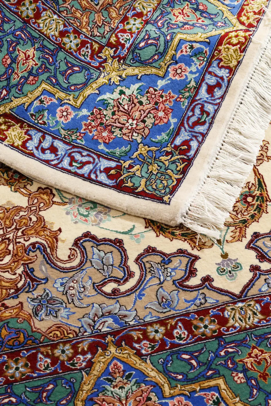 ペルシャ絨毯 イスファハーン産 ウール&シルク 約132cm x 190cm|SATHI ペルシャ絨毯 イスファハーン産 ウール&シルク 約132cm x 190cm|SATHI