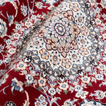 赤のカーペット ペルシャ絨毯