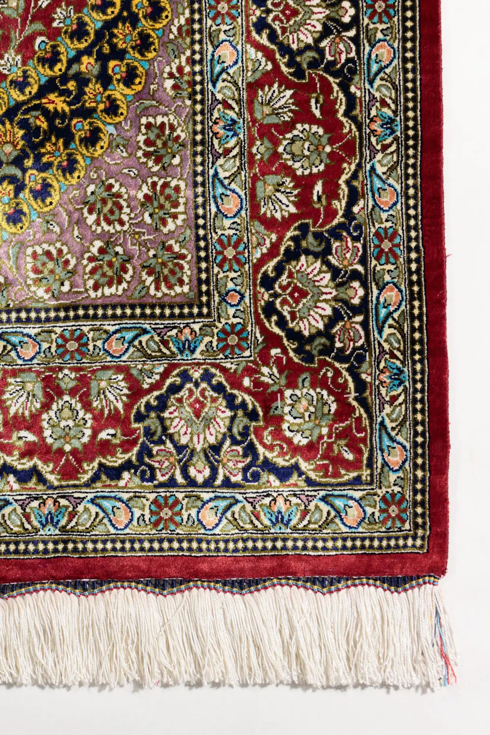 ペルシャ絨毯 クム産Ahmadi工房本物保証手織りシルク126cm×80cm ペルシャ絨毯 クム産Ahmadi工房本物保証手織りシルク126cm×80cm