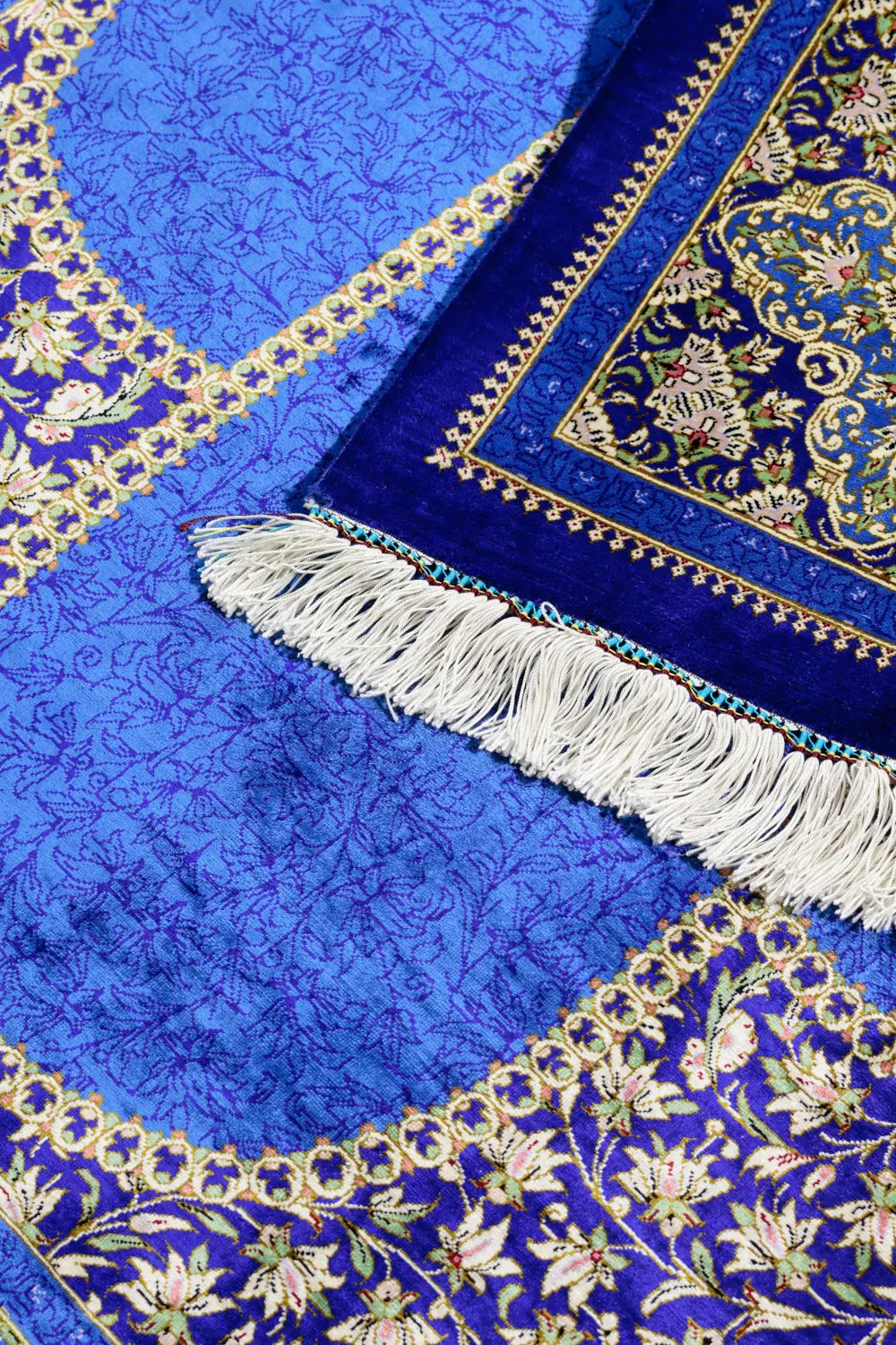 ペルシャ絨毯 クム産 ムサヴィ工房 シルク 約130cm x 202cm|SATHI RUGS ペルシャ絨毯 クム産 ムサヴィ工房 シルク 約130cm x 202cm|SATHI RUGS