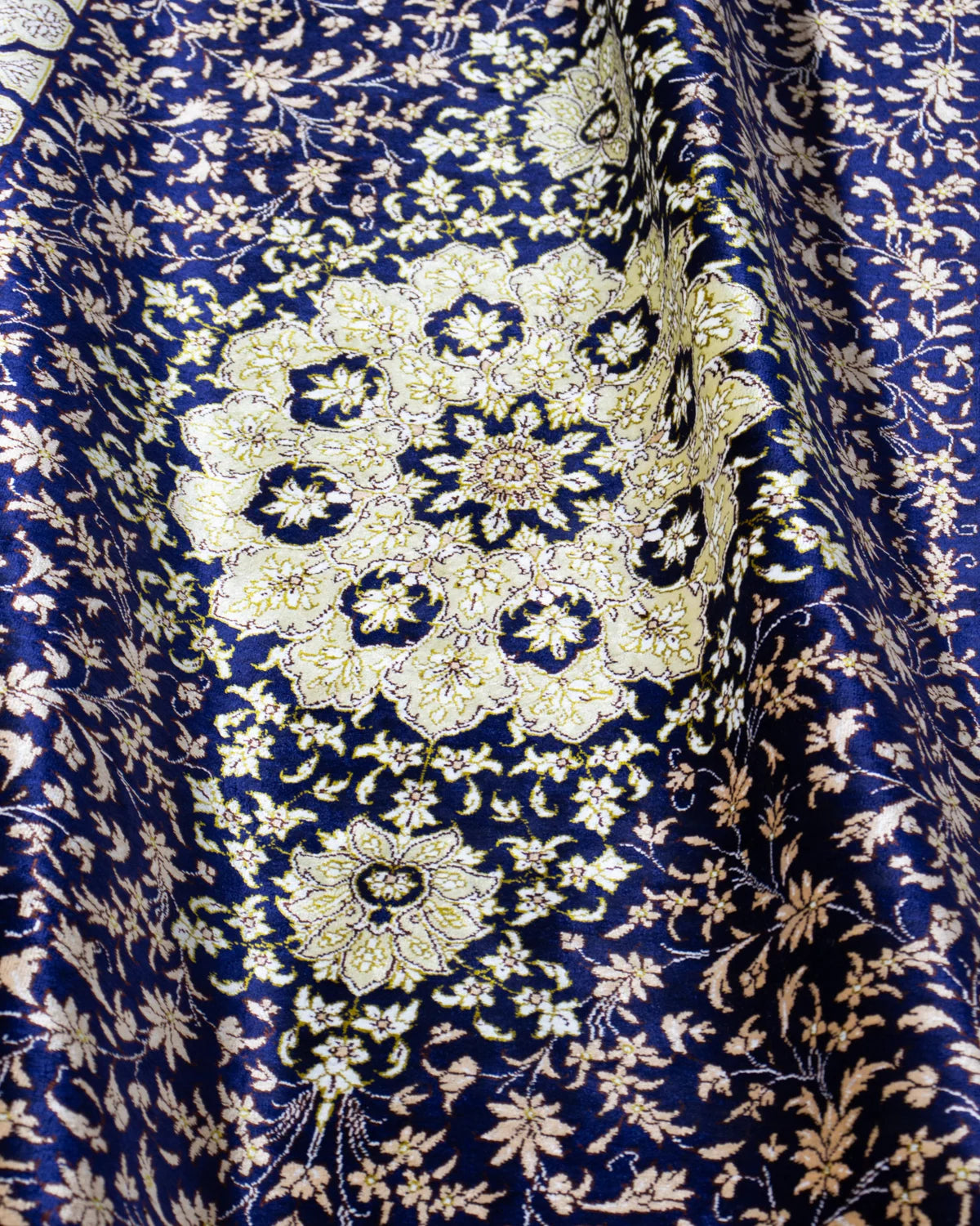 ペルシャ絨毯 クム産 ムサヴィ工房 シルク ネイビー 紺 玄関マット