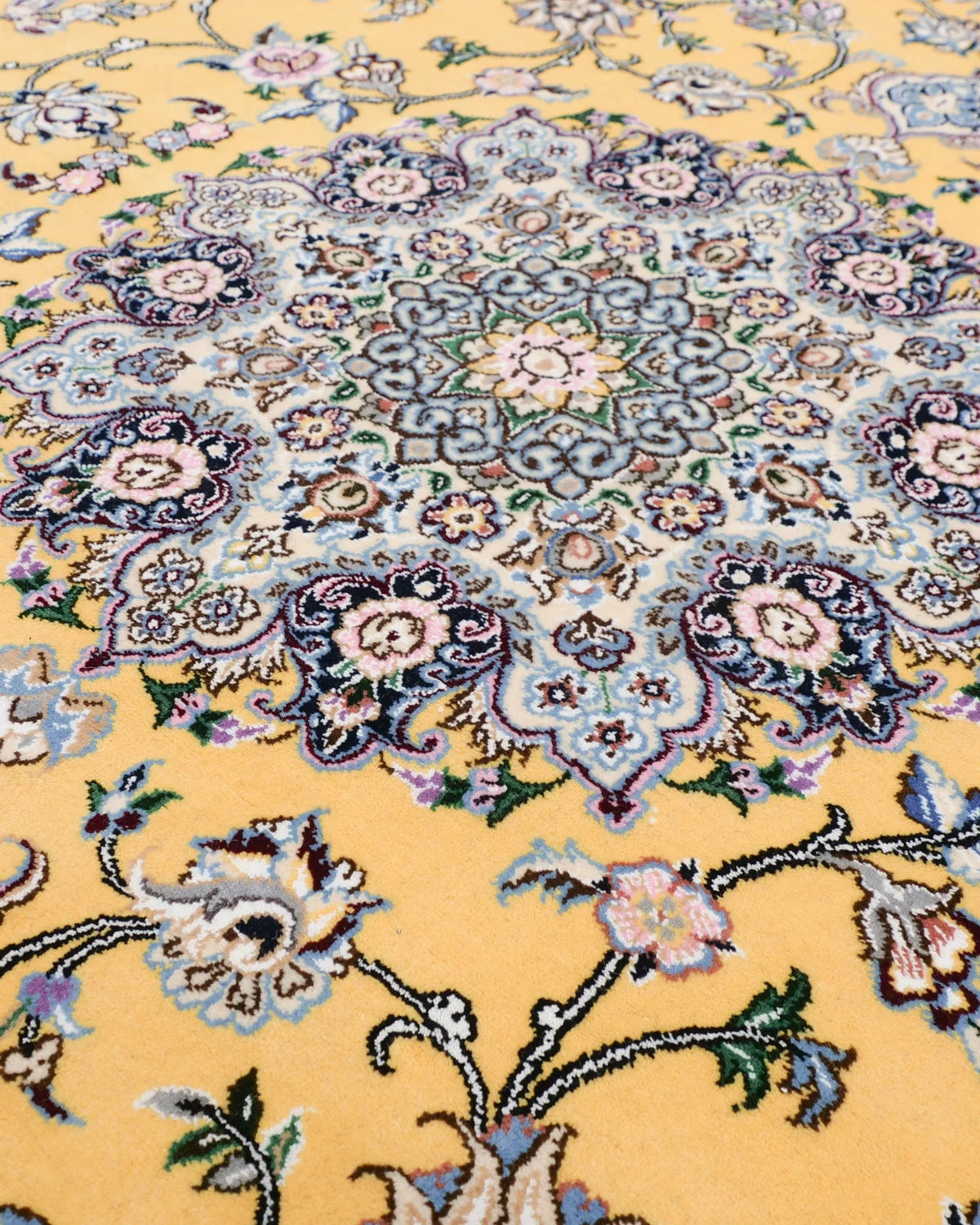 ペルシャ絨毯 ナイン産 ウール 200×200cm 黄 リビング 手織り|SATHI RUGS ペルシャ絨毯 ナイン産 ウール 200×200cm 黄 リビング 手織り|SATHI RUGS