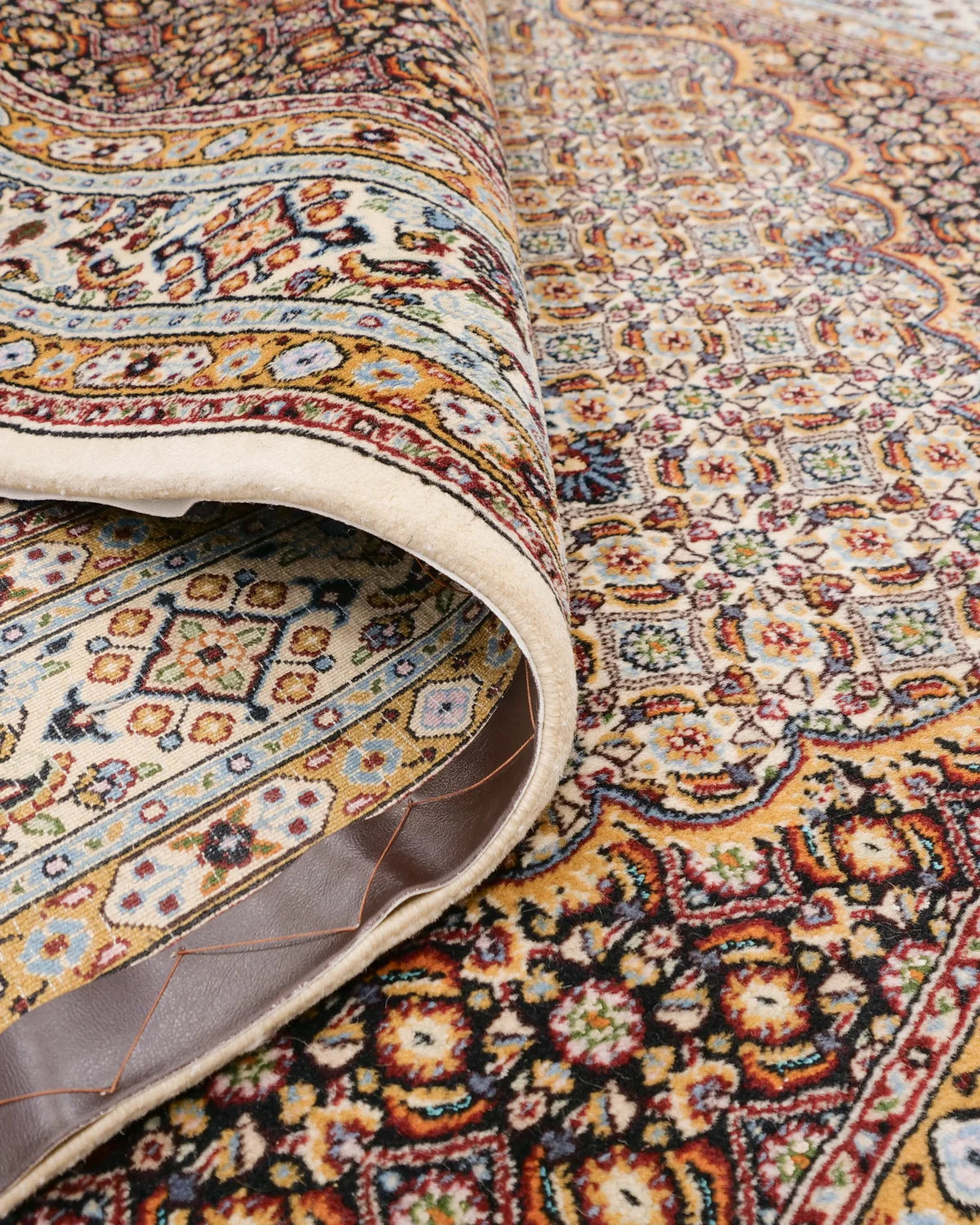 ムード産ペルシャ絨毯 約145×195cm｜全面のマヒ文様と赤青メダリオン、幾何学模様と唐草で飾られたボーダーが特徴の手織りウールラグ