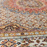 ムード産ペルシャ絨毯 約145×195cm｜全面のマヒ文様と赤青メダリオン、幾何学模様と唐草で飾られたボーダーが特徴の手織りウールラグ