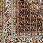 ムード産ペルシャ絨毯 約145×195cm｜全面のマヒ文様と赤青メダリオン、幾何学模様と唐草で飾られたボーダーが特徴の手織りウールラグ